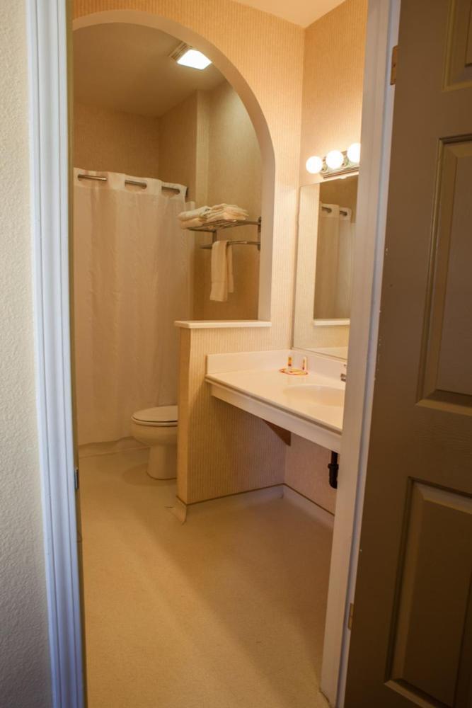 Marinwood Inn & Suites Novato Bagian luar foto